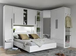 Un dressing dans la chambre ou dans une pièce séparée vont avoir des prix un peu différents. Deco Chambre Armoire Ou Dressing A Vous De Choisir Elle Decoration Rangement Pour Petite Chambre Tete De Lit Dressing Deco Petite Chambre