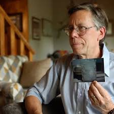 Bob Lazar and the Aerogel that was used to package the ELEMENT 115 for  transport. Image credit: Jeremy Corbell : r/StrangeEarth