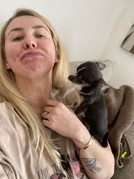 When you want a cute pic but they get you right in the mouth 👅 🤦‍♀️🤣  Mabel is 16 months old and 0.8kg 🐭