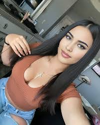 Tracy Benoit's Instagram, Twitter & Facebook