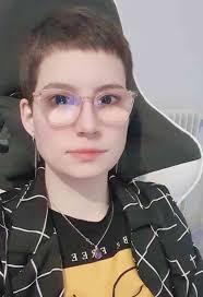 Hello, I'm Didier Van Helle and something to know about me is I'm a retired  Aerospce Engineer. French born in Dunkirk (Franders) . Lived 18yrs in  Oxford, England. 3yrs in Madrid. Then