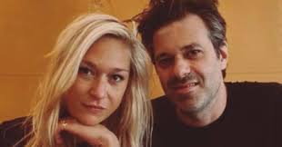 Na een relatie van dertien jaar hebben sergio herman (50) en ellemieke vermolen (44) besloten uit elkaar te gaan. Four Months After The Break Up Of Their Marriage They Already Live Together Sergio Herman 51 Has A New Flame Show Netherlands News Live