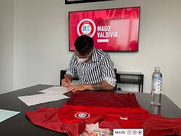A la salida de marcogiuseppe, se le sumó la de jorge valdivia. Fotos Oficial Jorge Valdivia Firmo Su Contrato Para Ser Nuevo Refuerzo De Union La Calera Alairelibre Cl