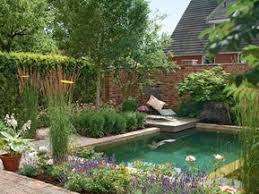 Oft Bleibt In Kleinen Garten Scheinbar Nur Platz Fur Ein Planschbecken Doch Das Tauscht Auch Hier Lassen S Tauchbecken Pool Fur Kleinen Garten Cottage Garten