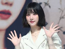 18일, 케이팝 아이돌을 좋아하는 이들에게 충격적인 소식이 하나 전해졌다. ì—¬ìžì¹œêµ¬ ì€í•˜ ê²°ë§‰ì—¼ ì§„ë‹¨ 3ì¼ê°„ 5ëª…ë§Œ í™œë™