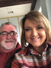 FRESH hard a wonderful dinner at martins in Flagler beach with my beautiful  better half for my birthday. Service and food was great as usual.