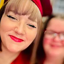 As everybody knows my dad is literally the town crackhead & if you didn't  know now you do 😅 he's 10/10 an alcoholic ( was even drunk when i came out  of