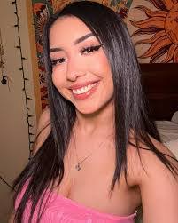 Casey Rochette's Instagram, Twitter & Facebook