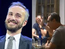 Böhmermann's crude little poem, in the end, is just a crude little poem and not a comical masterpiece. Bohmermann Und Das Strache Video Brisante Informationen Aufgetaucht Satiriker Halt Sich Zuruck Politik