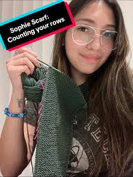 I am so bad at explaining. 😂 #sophiescarf #petiteknit #knittok #help  #countingrows #tutorial #yarn #stitchmarkers #knitting