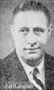 Biskop Støylen legger ned grunnsteinen til Vågsbygd kirke. Fra venstre Nina  Peersen, Hasle Løchen og meg. Til høyre ukjente. Min mor har skrevet at jeg  kom med følgende replikk " å ædde