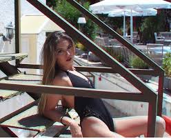 La cantante nasce a estepona, in andalusia, il 25 febbraio 1997. Ana Mena