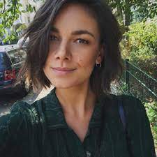 Pin Von Leticia Carvalho Auf Hair Janina Uhse Kurz Stumpfer Bob Haarschnitt Ideen