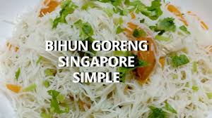 Satu bungkus bihun (tak kisah jenama apa, saya biasa guna jenama jasmin) 1 ulas bawang sederhana besar ( dihiris) 3 ulas bawang merah 3 ulas bawang putih setengah gengam ikan bilis ( direndam) setengah. Resipi Bihun Goreng Singapore Simple Youtube
