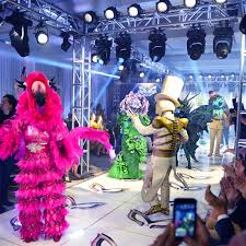 Masked singer judge robin thicke has guessed the flamingo is fantasia on a couple of shows, and guest judge anthony anderson agreed. The Masked Singer Predictions Who Could Be Flamingo And Other Masked Celebrities
