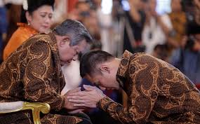 Ucapan sungkem lebaran bahasa jawa. Kalimat Sungkeman Dengan Bahasa Jawa Halus Kang Yuli
