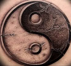 People with this tattoo do not sit. The Meaning Of The Yin Yang Tattoo History Photo Drawings Sketches Facts