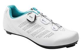 When you're ready to take the shoes off, simply click the dial away from the shoe and the closure is released! Best Cycling Shoes For Peloton Bikes Footwear News