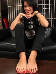 Noemis World - captivating soles in silky nylon