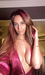 @iPoonampandeys video Tweet