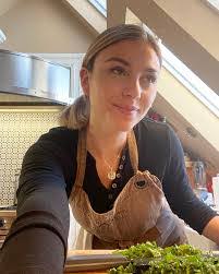 Claire Silverman's Instagram, Twitter & Facebook