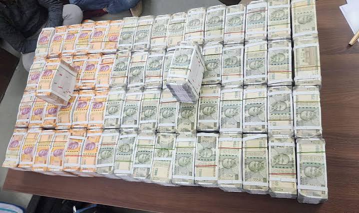 Fake notes worth Rs 2.57 crore seized in Surat