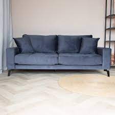 Ein holperiges kopfsteinpflaster führt zur alten faktorei im hof. Brooks 2 5 Sitzer Sofa Industrial Grau Gratis Versand Dimehouse