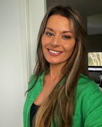 Clearly pleased as punch to be crowned 'Celebrity Nerd Hard Quiz Queen  2024' @hardquiz @abcaustralia @abciview #quiz #proudnerd