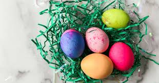 Here are 25 stunning and simple diys to try, as well as over 50 photos of beautiful easter egg designs to get inspiration from. How To Dye Easter Eggs Without A Kit Hostess At Heart