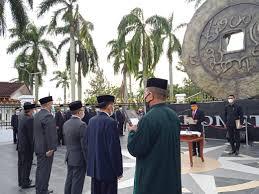 Bibit dikirim melalui kargo bus antar kota, antar provinsi maupun dengan truk. Empat Kepala Opd Dilantik Di Tugu 0 Kilometer Dinas Komunikasi Dan Informatika Kota Pangkalpinang