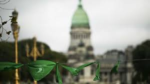 El aborto en argentina, entendido como finalización voluntaria del embarazo o aborto inducido, es un delito descrito en el código penal. Aborto Argentina La Despenalizacion Del Aborto Vuelve Al Congreso De Argentina Rtve Es