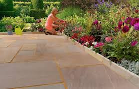 When set in concrete, the stone acts as a warning block, alerting unobservant drivers of the edge of the driveway. Round Top Edging Pavestone Natural Paving Stone For Gardens And Driveways