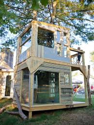 Fur Kinder Fantasievolle Spielgelegenheit Im Garten Schaffen Baumhaus Selber Machen Kinder Spielhaus Garten Baumhaus Bauen