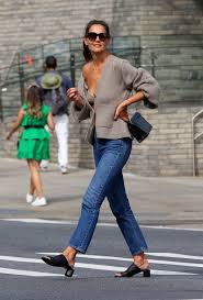 And katie holmes embracing on september 18, 2020 in new york city. 9 Times Katie Holmes Was A Trailblazer For 2020 S Biggest Trends Vogue Paris