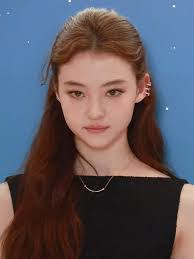 Ella Cross's Instagram, Twitter & Facebook