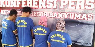 Berapakah gaji karyawan pt freeport indonesia? Gaji Pt Kepi Epifania Significato Chi Era La Befana Significato E Birthday Song Lyrics And Chords