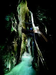Liechtensteinklamm is a particularly narrow gorge with walls up to 300m high, located in the austrian alps 50 for faster navigation, this iframe is preloading the wikiwand page for liechtensteinklamm. Liechtensteinklamm Reisefuhrer Auf Wikivoyage