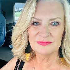 Kathy Nickens's Instagram, Twitter & Facebook