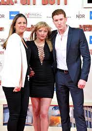 Since 1968, when the ffa started counting, no other german. Luna Schweiger Happy Patchwork Familie Auf Dem Roten Teppich Gala De