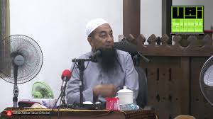 Bentuknya adalah salam dari pengunjung dan doa kebaikan untuk mayit. Ziarah Kubur Hari Jumaat Ustaz Azhar Idrus Official Youtube