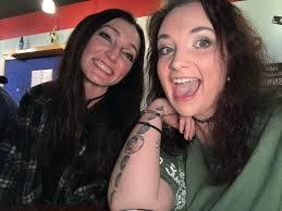 Leanne Cantrell's Instagram, Twitter & Facebook