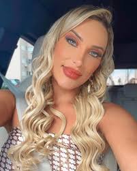 A @catarinensedodia de hoje é a Ingrid Chaves! Ela tem 24 anos e é da  cidade de Chapecó! @ingrid_cassi #catarinensedodia #instamodel  #photooftheday #foryou #santacatarina #chapeco #chapecó