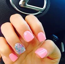 Es muy importante que la manicurista sea experta en uñas acrílicas o tenga la experiencia necesaria en la materia, que conozca tu estilo y se atreva a recomendarte nuevos diseños y estilos. Disenos Colores Y Lindos Motivos De Unas Acrilicas Solo Tendencias