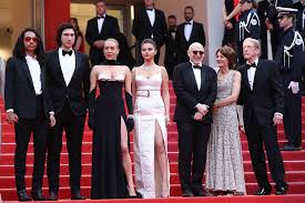 Where did adam driver go to college? Foto De Adam Driver Os Mortos Nao Morrem Vignette Magazine Adam Driver Bill Murray Chloe Sevigny Jim Jarmusch Sara Driver Adorocinema