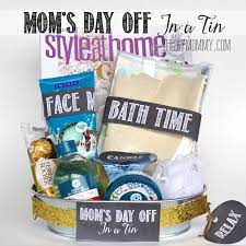 A Gift In A Tin Mom S Day Off In A Tin The Diy Mommy Mom Day Christmas Gifts For Mom Handmade Christmas Gifts