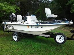 Center consoles, skiff, pilothouse, bay boats for sale. 14 Foot Carolina Skiff Center Console Boat For Sale In Irvine Kentucky Classified Americanlisted Com