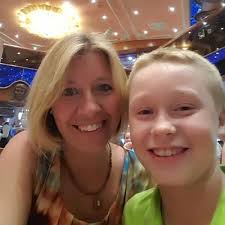 Becki Lucas (@rjlucas28)