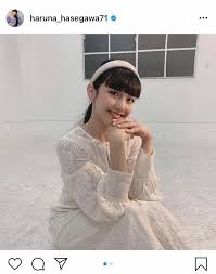 長谷川晴奈“舌出しショット”で6つに割れた腹筋披露 「凄い腹筋ですね」「魅力的すぎ」の声― スポニチ Sponichi Annex 芸能