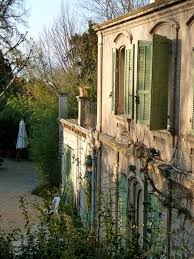 Chaparder En Provence Et A Part Ca Maison De Campagne Francaise Jolie Maison Belle Maison