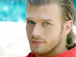 Kivanc Tatlitug Kimdir Mavi Gozler Unluler Kadin
